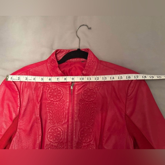 Red leather jacket embroidered - Picture 5 of 10